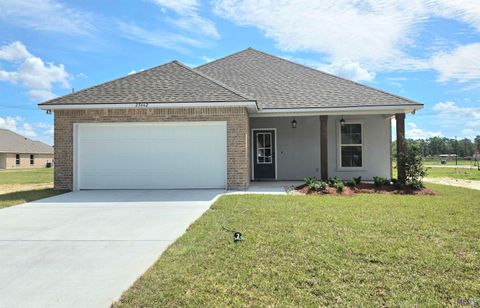 Photo of 25662 Tarver Dr Dr, Denham Springs, LA 70726 (MLS # BR2026008581)