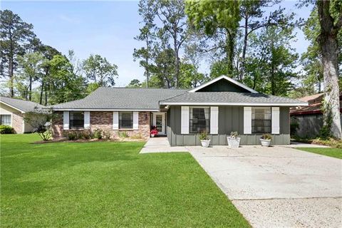 Photo of 516 Woodridge Boulevard Blvd, Mandeville, LA 70471 (MLS # NO2549832)