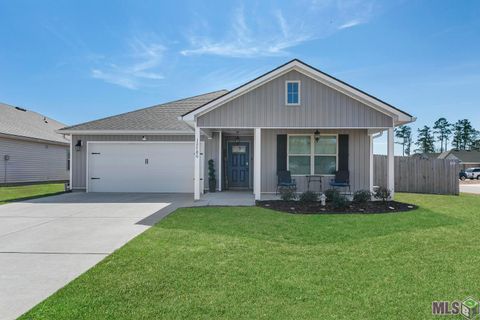 Photo of 12786 Catalpa Ave Ave, Denham Springs, LA 70726 (MLS # BR2026008405)