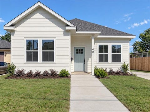 Photo of 401 E William David Parkway Pkwy, Metairie, LA 70005 (MLS # NO2572484)