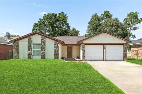 Photo of 324 Drury Lane Ln, Slidell, LA 70460 (MLS # NO2565323)