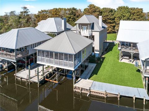 Photo of 32870 Rivergate Circle Cir, Springfield, LA 70462 (MLS # NO2530326)