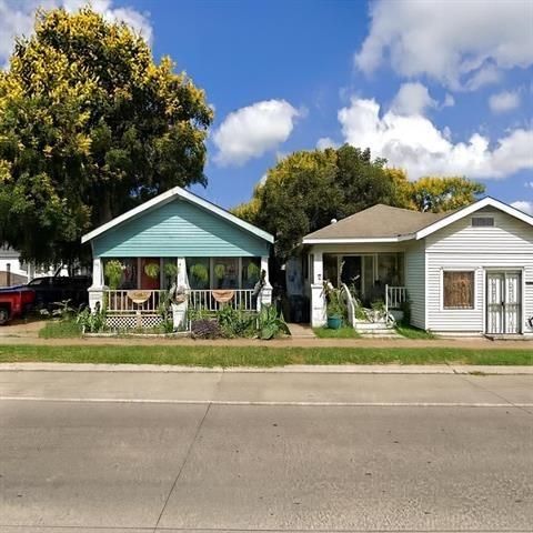 Photo of 5621 Tchoupitoulas Drive St, New Orleans, LA 70115 (MLS # NO2546474)