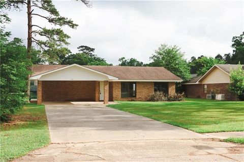 Photo of 1512 Lisa Lane Lane, Oakdale, LA 71463 (MLS # CN2554797)