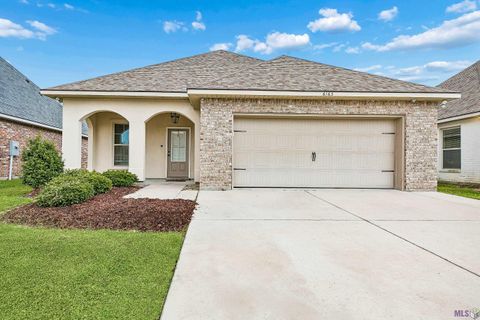 Photo of 6163 Lake Edge Dr Dr, Baton Rouge, LA 70820 (MLS # BR2026003605)