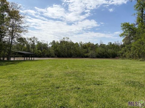 Photo of 21967 Waterfront East Dr Dr, Maurepas, LA 70449 (MLS # BR2026004741)
