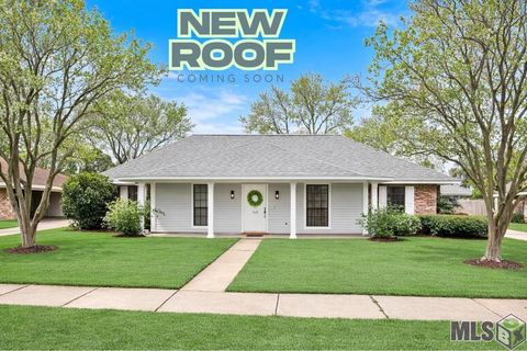 Photo of 1127 S Vista Ave Ave, Gonzales, LA 70737 (MLS # BR2026004453)