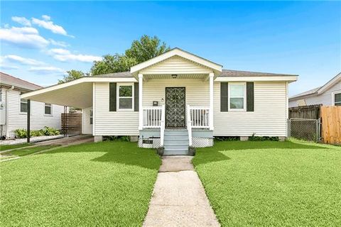 Photo of 563 Gelpi Avenue Ave, Jefferson, LA 70121 (MLS # NO2559268)