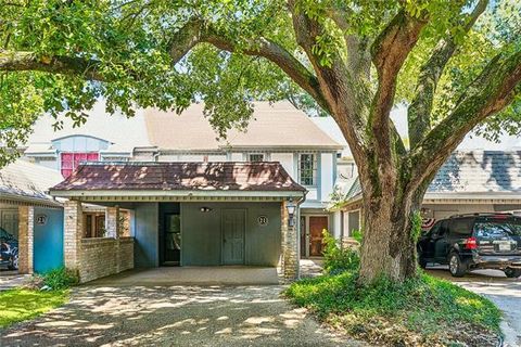 Photo of 21 Carriage Lane Ln, New Orleans, LA 70114 (MLS # NO2556733)