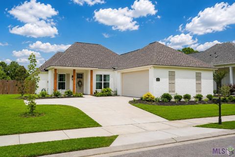 Photo of 17905 Delaney Dr DR, Greenwell Springs, LA 70739 (MLS # BR2026009032)