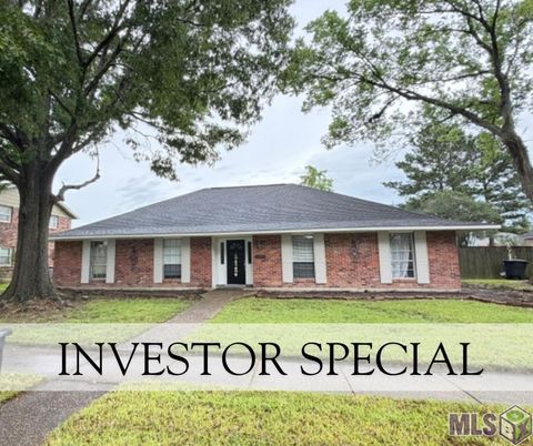 Photo of 15035 Shenandoah Ave Ave, Baton Rouge, LA 70817 (MLS # BR2026009753)