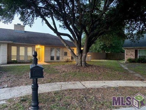 Photo of 414 Arrowwood Drive Dr, Slidell, LA 70458 (MLS # BR2026003080)