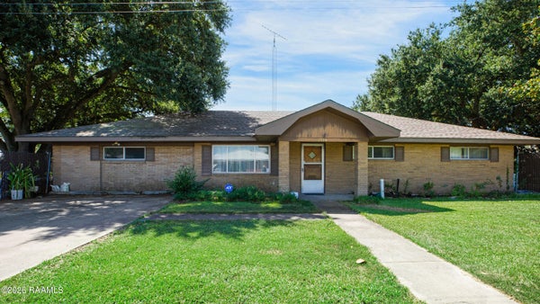 1326 E 12TH ST, CROWLEY, LA 70526 - Image 5a0b92555da8532d46c1d632875819ad/1237237255