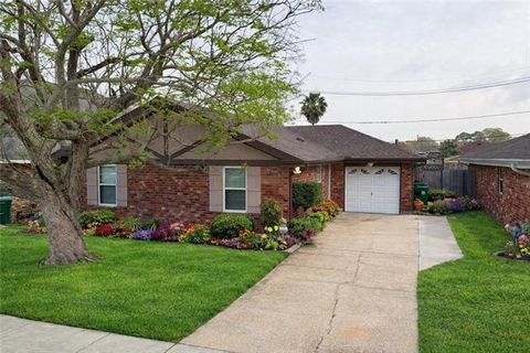 Photo of 82 Kilgore Place Pl, Kenner, LA 70065 (MLS # NO2547216)