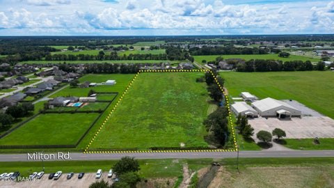 Photo of 402 Milton Road, Maurice, LA 70555 (MLS # 2600008394)