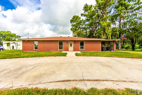 Photo of 5 Fernwood Dr Dr, Houma, LA 70364 (MLS # BY2026009926)