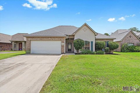 Photo of 26222 Avoyelles Ave Ave, Denham Springs, LA 70726 (MLS # BR2026007192)