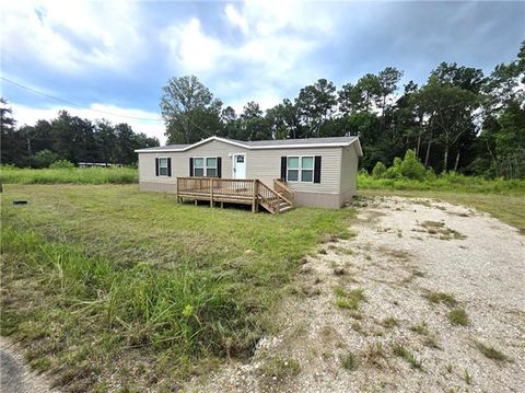 Photo of 27302 Lakeview Lane, Holden, LA 70744 (MLS # NO2566563)
