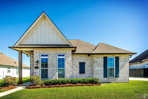 Photo of 146 Marmande Avenue, Thibodaux, LA 70301 (MLS # BY2026004683)