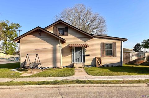 Photo of 588 Pacific St St, Berwick, LA 70342 (MLS # BY2026005207)