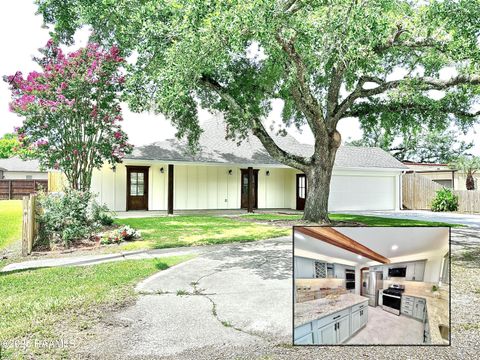 Photo of 103 Stonehill Road, Lafayette, LA 70508 (MLS # 2500001333)