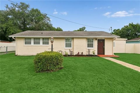 Photo of 7100 Dorian Street ST, New Orleans, LA 70126 (MLS # NO2557965)