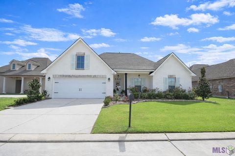 Photo of 126 Kings Wood Avenue St, Thibodaux, LA 70301 (MLS # BY2026004700)