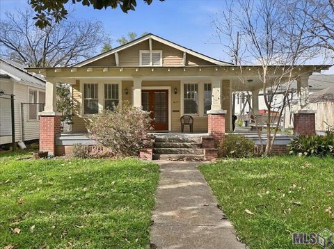 Photo of 1829 Tulip St St, Baton Rouge, LA 70802 (MLS # BR2026004132)