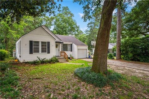 Photo of 1606 Oakland Street ST, Pineville, LA 71360 (MLS # CN2561765)