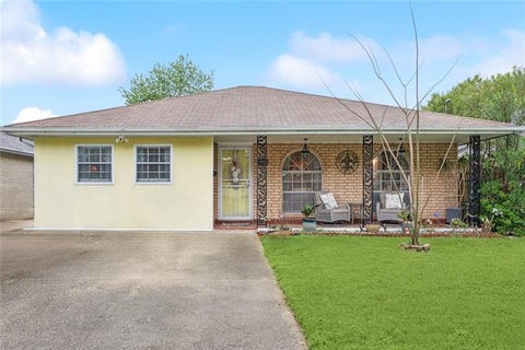 Photo of 3704 Clearview Parkway Pkwy, Metairie, LA 70006 (MLS # NO2561266)