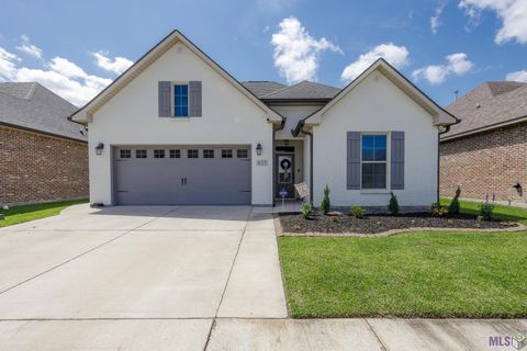 Photo of 623 Beaumont Dr Dr, Gonzales, LA 70737 (MLS # BR2026007403)