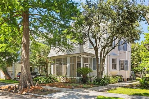 Photo of 8125 Hickory Street ST, New Orleans, LA 70118 (MLS # NO2557576)