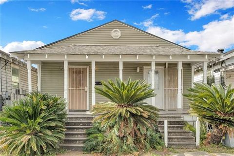 Photo of 3528 Audubon Street St, New Orleans, LA 70125 (MLS # NO2545130)