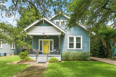 Photo of 2514 S Carrollton Avenue Ave, New Orleans, LA 70118 (MLS # NO2563644)