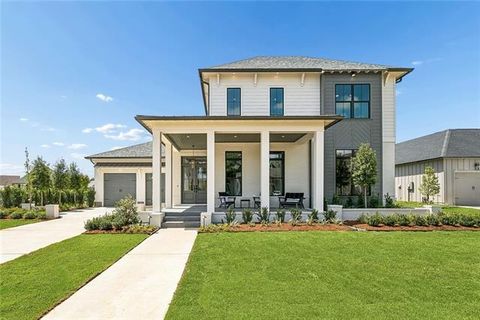 Photo of 805 Chretien Point Avenue Ave, Covington, LA 70433 (MLS # NO2548145)