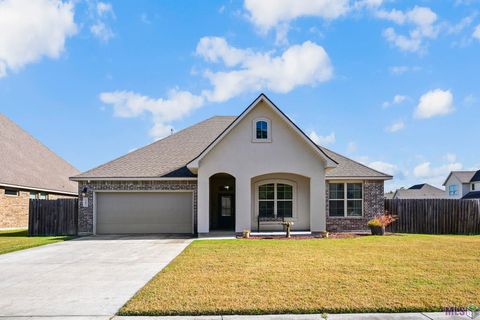 Photo of 17482 Soaring Flight Dr Dr, Prairieville, LA 70769 (MLS # BR2026012154)