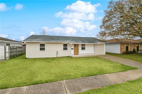 Photo of 660 Grovewood Drive Dr, Gretna, LA 70056 (MLS # NO2543077)