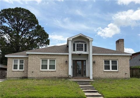 Photo of 4737 Bancroft Drive Dr, New Orleans, LA 70122 (MLS # NO2553722)