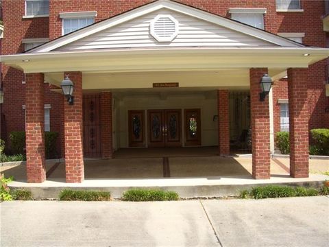 Photo of 801 Rue Burgundy Other #215, Metairie, LA 70005 (MLS # NO2547525)