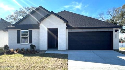 Photo of 121 Harvest Falls Drive, Broussard, LA 70518 (MLS # 2500005933)