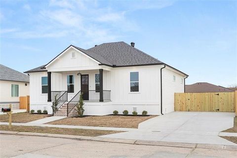 Photo of 3213 Dauterive Drive, Chalmette, LA 70043 (MLS # NO2545341)