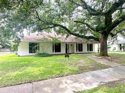 Photo of 1867 Shawn Dr DR, Baton Rouge, LA 70806 (MLS # BR2026012184)
