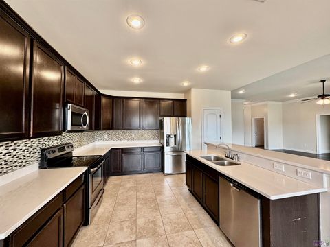 Photo of 42575 Wynstone Dr Dr, Prairieville, LA 70769 (MLS # BR2026006337)