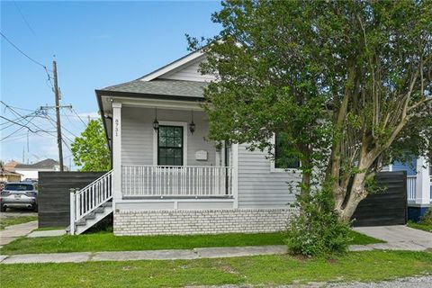 Photo of 8731 Pear Street St, New Orleans, LA 70118 (MLS # NO2554416)