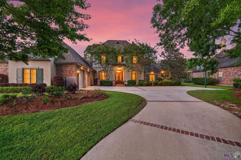 Photo of 19335 Bellerive Ct Ct, Baton Rouge, LA 70809 (MLS # BR2026006726)