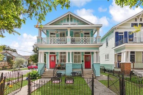 Photo of 7902 Sycamore Street St, New Orleans, LA 70118 (MLS # NO2555895)
