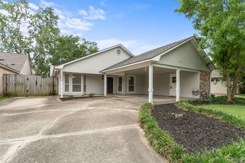 Photo of 13638 S Fairview Ave Ave, Baton Rouge, LA 70816 (MLS # BR2026006364)