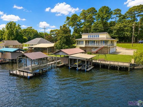 Photo of 7080 False River Rd RD, Oscar, LA 70762 (MLS # BR2026011681)