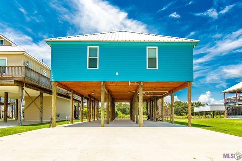 Photo of 6272 Bayouside Dr Dr, Chauvin, LA 70344 (MLS # BY2025014775)