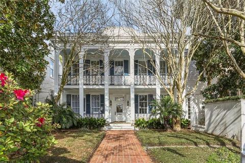 Photo of 1427 Saint Mary Street St #C, New Orleans, LA 70130 (MLS # NO2546412)